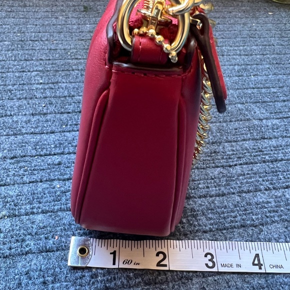 Coach Nolita quilted bag / wristlet red in gold hardware - Picture 9 of 13